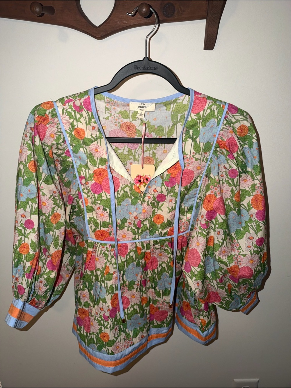 NWT - Entro Floral Puff-Sleeve Blouse